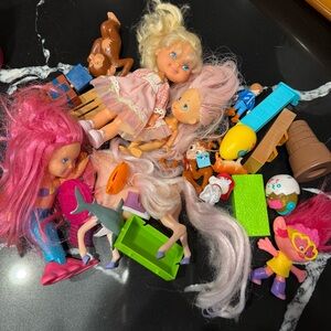 Reseller toys lot vintage and modern